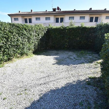 Appartamenti Sabbia - Zona Mare Con Terrazze, Clima, E Posti Auto Марина-ді-Кампо Екстер'єр фото
